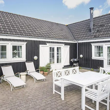 4 Star In Vejby