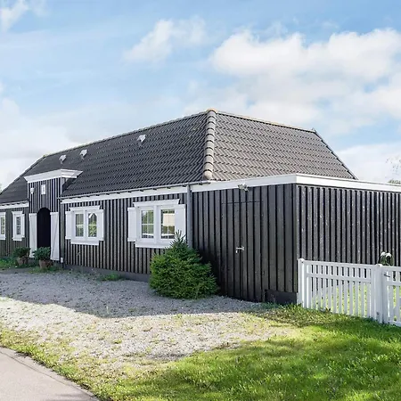 4 Star In Vejby